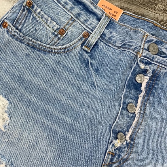 Levi’s | 501 Cutoff Denim Shorts Light Distressed - Picture 6 of 8